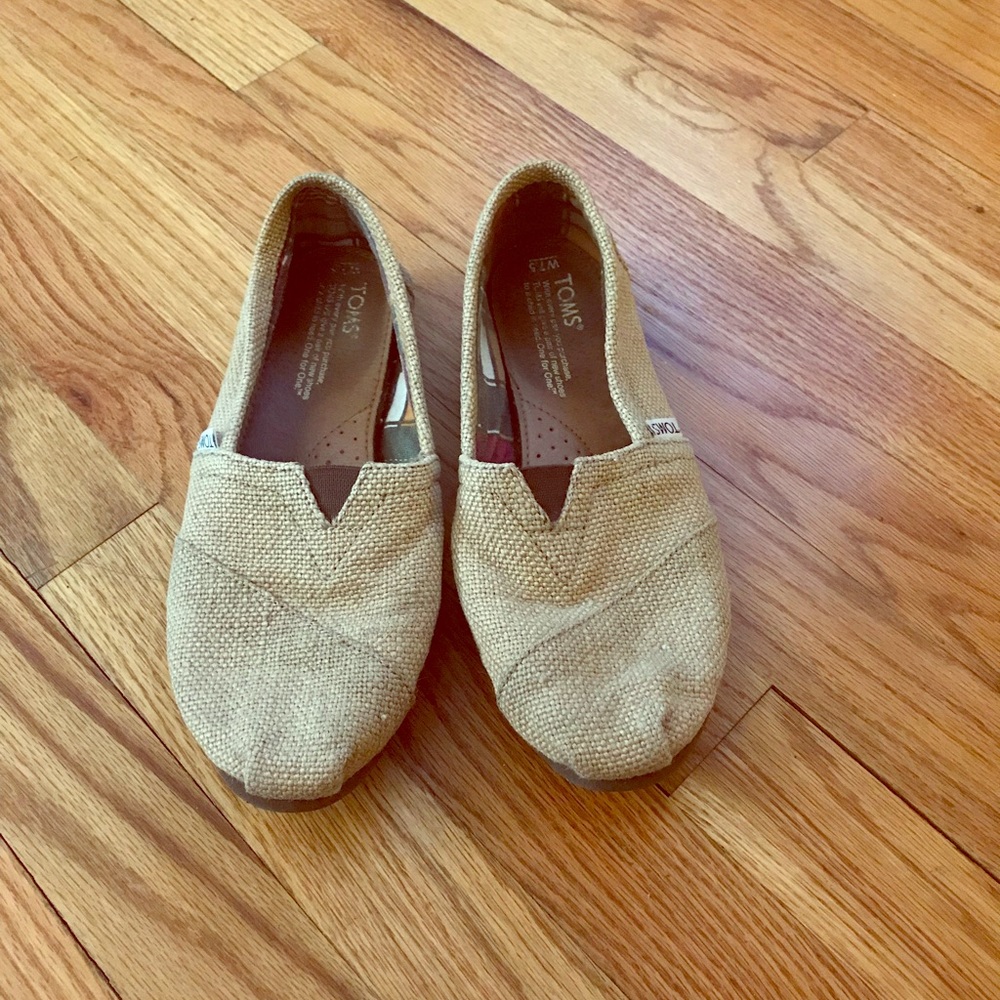 Well loved Burlap TOMS